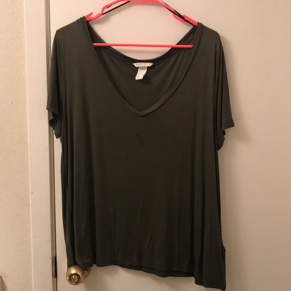 Basic green H&M tee